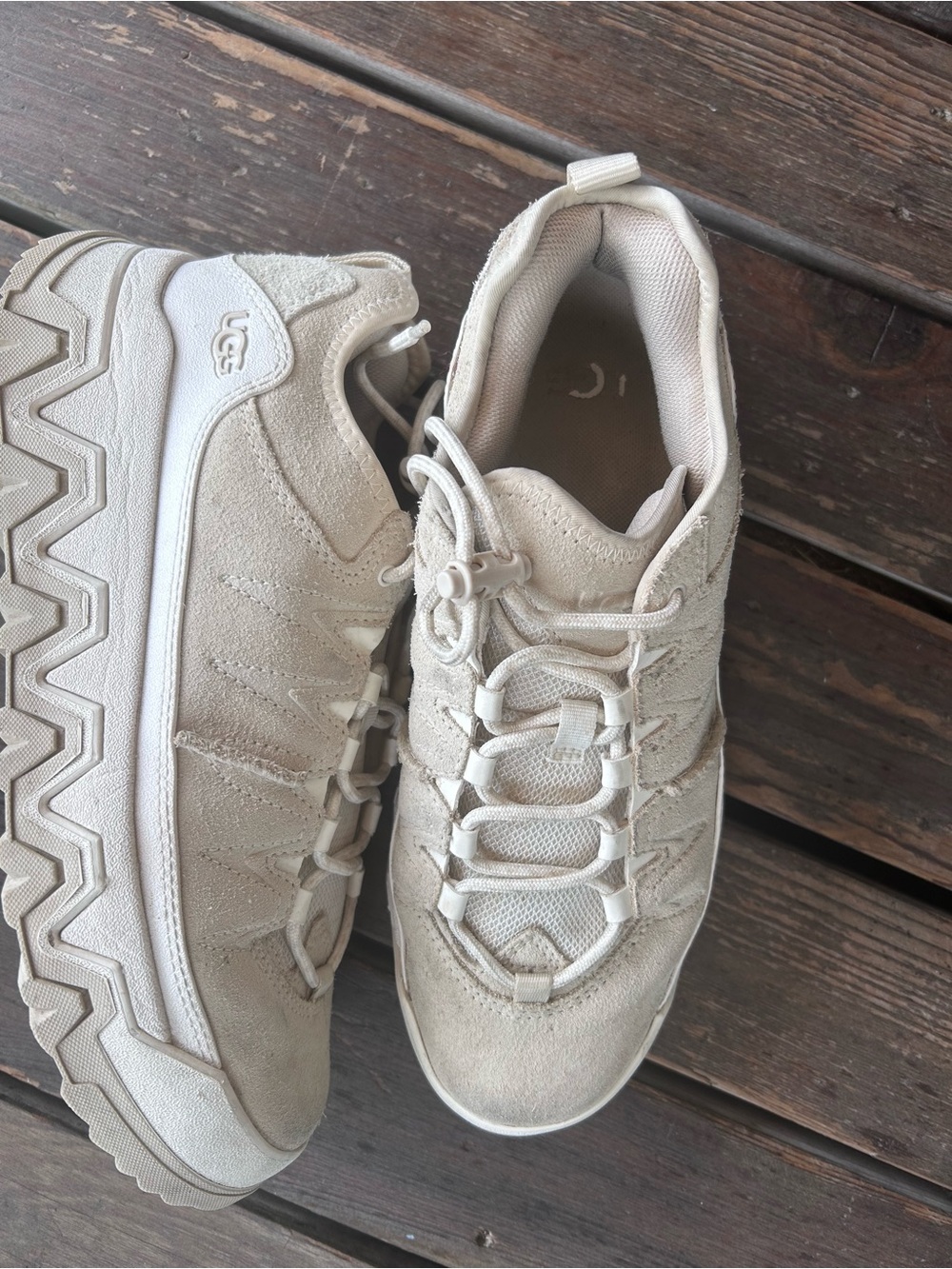 UGG women’s CapTrail low sneaker size 9